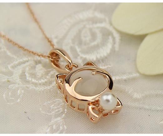 Women Cat Pendant Necklace